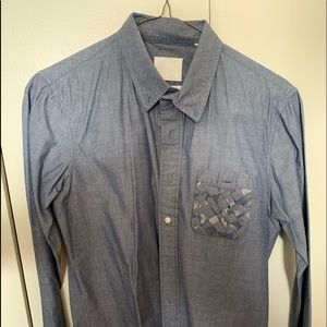 Button down shirt with woven pocket